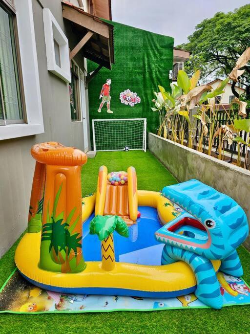Cozy Holiday Home Karaoke Bbq Bukit Indah Jb Джохор-Бару Екстер'єр фото