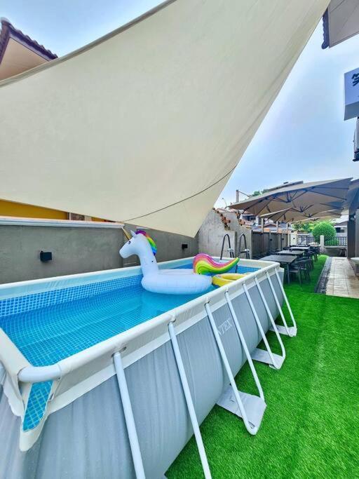 Cozy Holiday Home Karaoke Bbq Bukit Indah Jb Джохор-Бару Екстер'єр фото